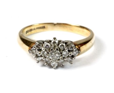 9ct yellow gold diamond cluster ring (L)