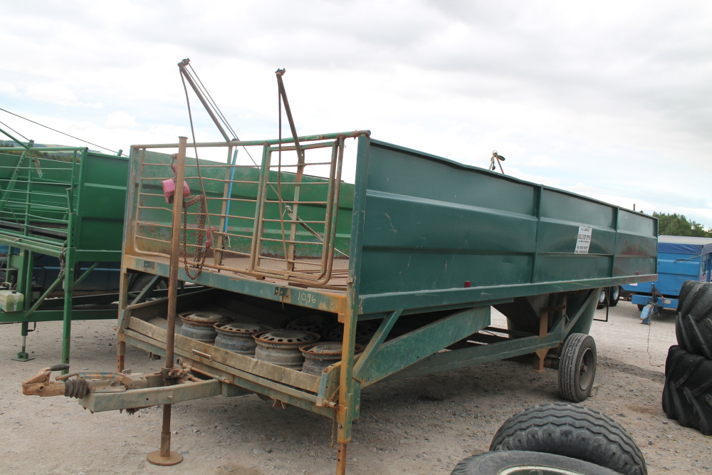 Sale Item: MOBILE SHEEP DIPPER PLUG IN P/CABIN Vat Status: Plus Vat ...