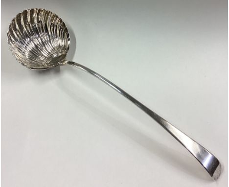 A good Georgian silver OE pattern ladle with fluted bowl. London. By TE. Approx. 164 grams. Est. £100 - £150.
