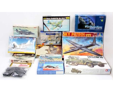 One box of mixed scale plastic military kits by Italeri, Tamiya, Airfix and others, specific examples to include a Revell Ste