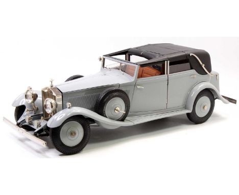 Pocher 1/8th scale kit built model of a Rolls Royce Phantom II, finished in light grey, and housed in a perspex display case,