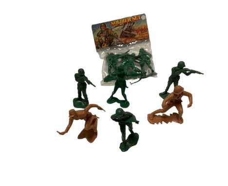 Large scale moulded plastic soldiers and assorted other soldiers (2 boxes)