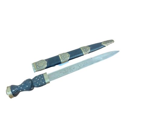 Scottish Regimental Bandman's dirk, Mark II with etched plated blade by Mole decorated with thistles and scrolls, plated moun