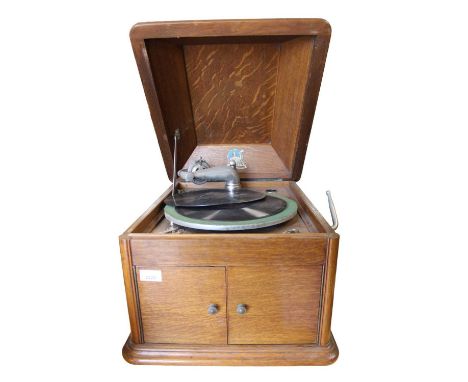 Sylvaphone wind up record player