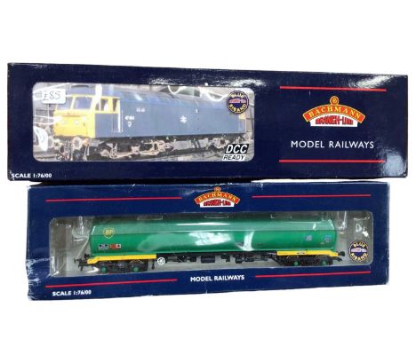 Bachmann OO gauge BR blue (weathered) Class 47 diesel locomotive "Tamar" 47560, boxed 32-800Y and 100 Ton BP green Bogie Tank