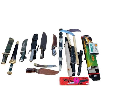 Lot fighting and hunting knives various, some in boxes