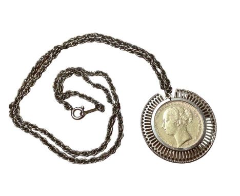 Victorian gold sovereign, 1885, in 9ct gold pendant mount on 9ct gold chain, 52cm longTotal weight 17.8 grams