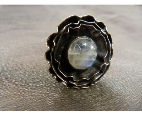 SILVER 925 Modernist ‘Flower’ Ring by an unknown designer. The Flower head measures approx: 32mm in diameter and is set with 