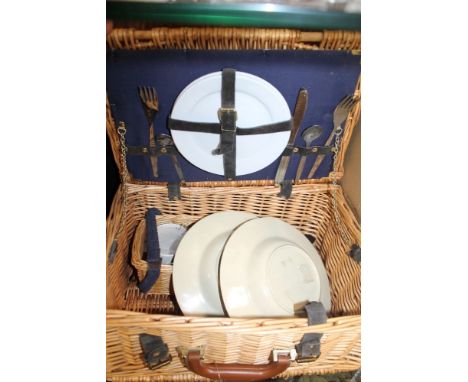 A PRECIDIO PICNIC HAMPER 