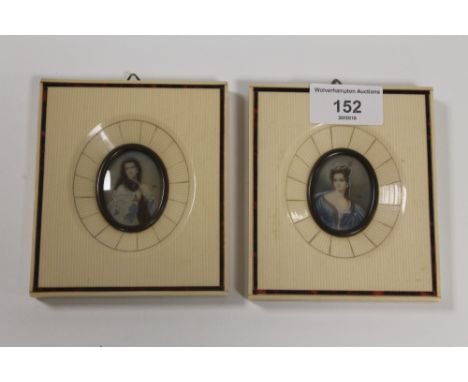 A PAIR OF OVAL MINIATURE PORTRAIT PICTURES IN DECORATIVE FRAMES  