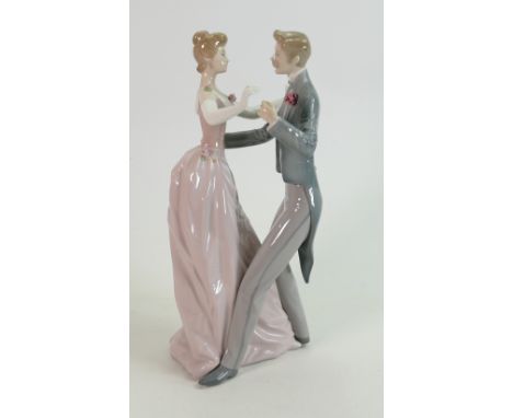 Lladro  Figure 1372 Anniversary Dance: height 32cm 