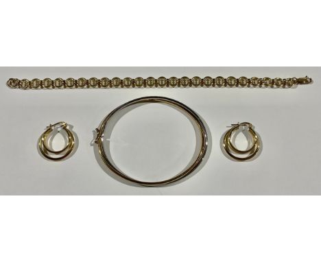 A 9ct gold bangle, a pair of 9ct gold hoop earrings, a 9ct gold bracelet, marked 375, etc, 19.9g gross (4) 