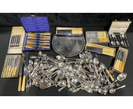 Plated Ware - an Art Deco Roberts &amp; Belks plated part canteen of flatware; a set of six Edwardian fish knifes and forks, 
