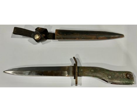 Militaria - a World War I German trench knife bayonet and scabbard, Demag, Duisburg, c.1915 