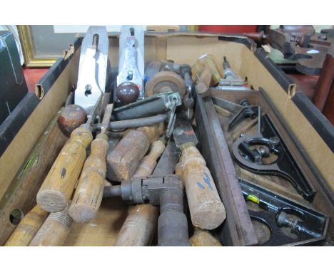 Woodworkers Tools, including Stanley, Bailey No 4 and No 5 planes, brace, Rabone spirit level, G Clamp, Rabone steel rule, ch