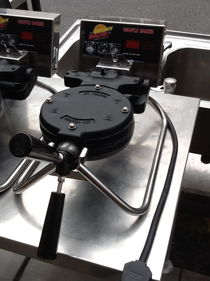 Golden Malted Digital Waffle Maker NO VAT