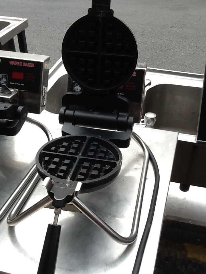 Golden Malted Digital Waffle Maker NO VAT