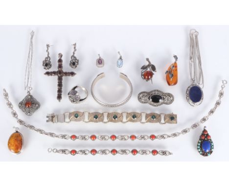 835-925 Silber Schmuck Konvolut, silver jewelry lot,18-teiliger Silberschmucklot, gestempelt 835 - 925, enthalten sind: 6x An