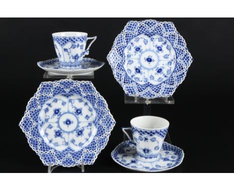 Royal Copenhagen Musselmalet Vollspitze 2 Kaffeegedecke 1036/1144, two coffee cups with dessert plates 1st choice,Dänemark, P