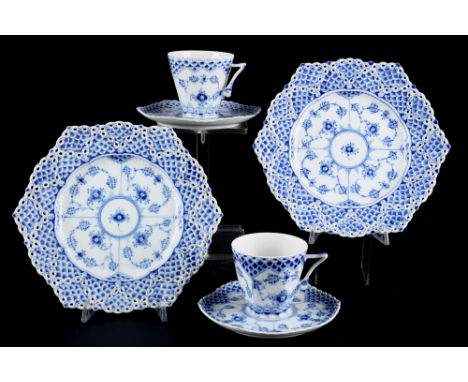 Royal Copenhagen Musselmalet Vollspitze 2 Kaffeegedecke 1036/1094, two coffee cups with dessert plates 1st choice,Dänemark, P