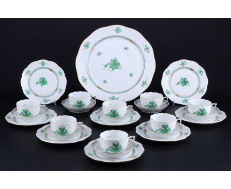 Herend Apponyi Vert 8 Teegedecke mit Tortenplatte, tea cups with cake dish,25-teiliges Porzellan, Ungarn 20. Jahrhundert, bla
