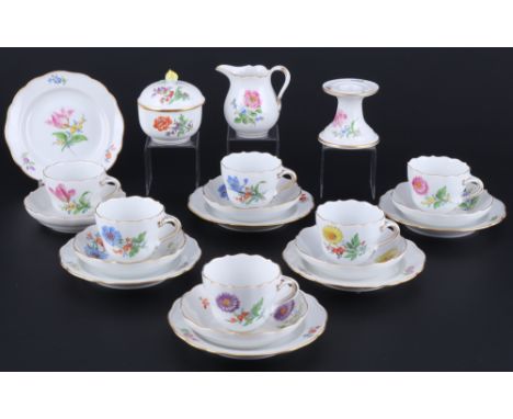 Meissen Blume 6 Mokkagedecke mit Milchkanne und Zuckerdose 1.Wahl, mocha cups with milk pot and sugar box,21-teiliges Porzell