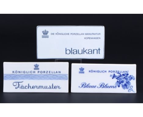 Royal Copenhagen 3 Aufsteller, stand-up display,Porzellan, Dänemark, u.a. mit grüner Firmenmarke und blauen Wellen, Aufstelle