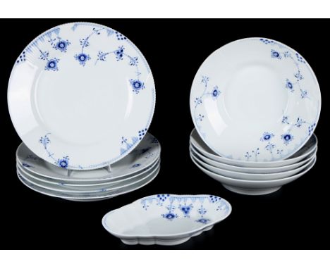 Royal Copenhagen Blue Elements 5 Speiseteller, 5 Pastaschalen und ovale Schale, dining plates and bowls,Porzellan, Dänemark, 