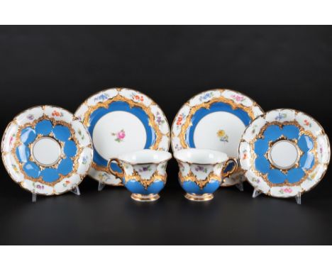 Meissen B-Form Hellblau Streublümchen 2 Kaffeegedecke 1.Wahl, coffee cups 1st choice light blue,Porzellan, blaue Schwertermar