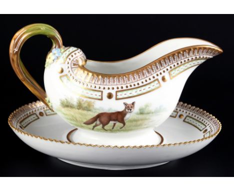 Royal Copenhagen Fauna Danica Sauciere 3556, sauce boat 1st choice,Porzellan, Dänemark, am Boden mit grüner Firmenmarke und b