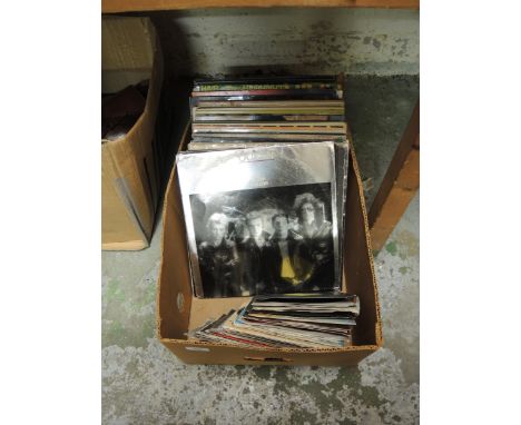 Box containing a collection of various 20th Century LPs including Johnny Cash, Michael Jackson, Queen etc., a quantity of 45'