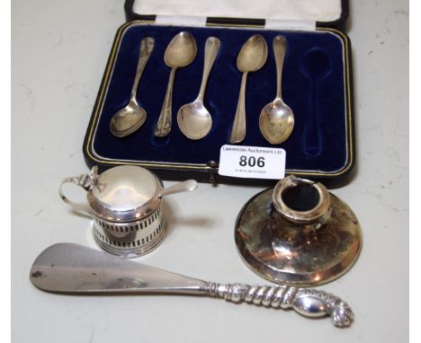 Silver mustard, inkwell (at fault), shoe horn and cased spoons 