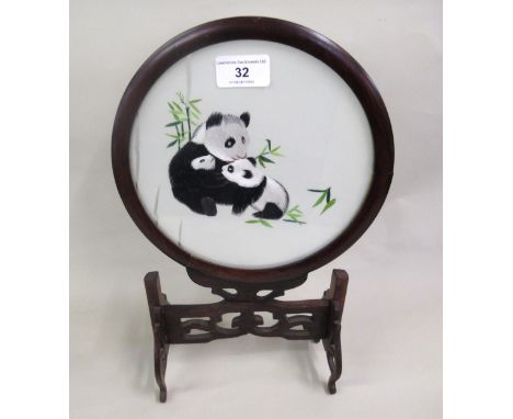 20th Century Chinese hardwood table screen inset with a silkwork panel depicting pandas, 34cm high 