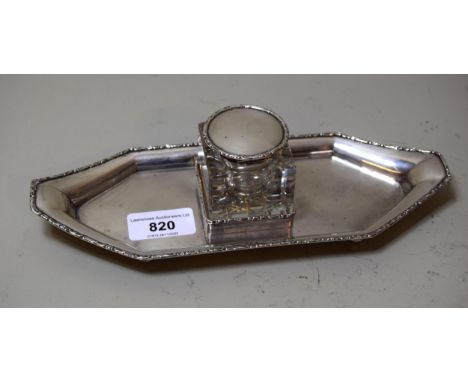 Edwardian silver desk stand with cut glass inkwell having silver hinged cover 