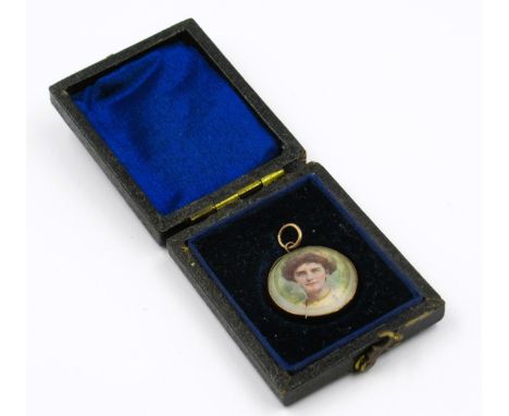 9ct Yellow gold pendant with colour portrait in case 