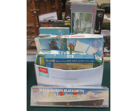 APPROXIMATLEY TWELVE MOSTLY SHIP MODEL KITS, UNCHECKED