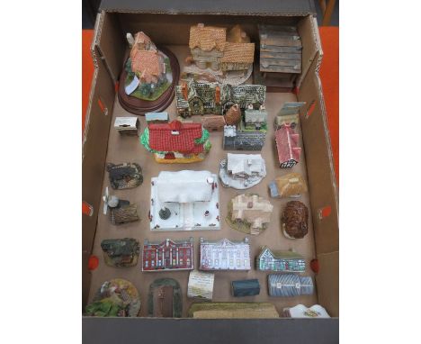 PARCEL OF VARIOUS MODEL COTTAGES INCLUDING WADE AND COALPORT, ETC. 
