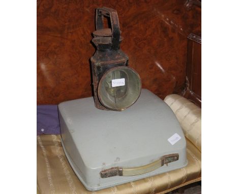 CASED TYPEWRITER AND VINTAGE CARRIAGE LAMP 