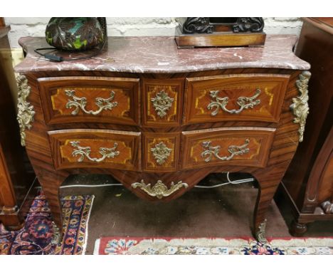 Kingwood Inlaid Commode/Chest of Drawers, with a serpentine shaped red marble top, over 4 similar sized drawers, on sabre leg