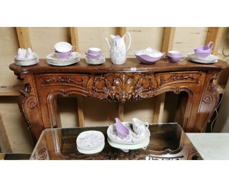 A 1960s Midwinter "whispering grass" part combination service, designed by Jessie Tait, 30 pieces approx