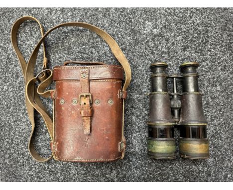 WW1 British MKIV Special Binoculars, French made maker marked "Lemaine Fab Paris" along with WD Broad Arrow mark. Serial no. 