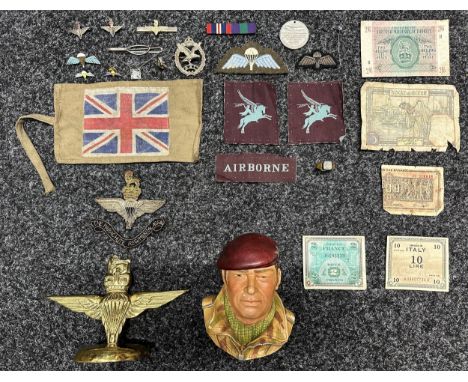 WW2 British Parachute Regiment insignia to include wartime parachute wings, printed Pegasus and Airborne strip, wartime Sweet