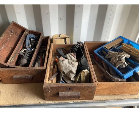 Quantity of parts, tools record clamp and other items 