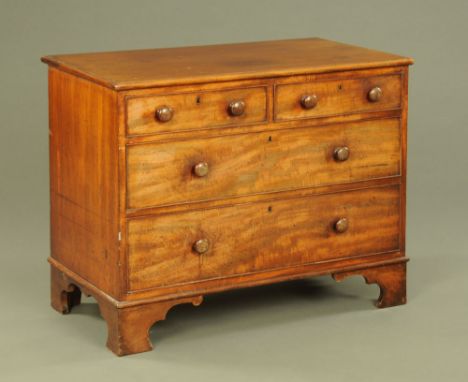 A late Georgian mahogany chest of drawers, fitted two short and two long drawers with mahogany drawer lining. 77 cm high x 99