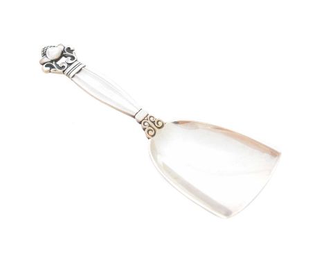 A Georg Jensen Acorn Pattern caddy spoon, post 1945 mark, length 10.6cm, gross weight 0.79ozt.Condition report: Overall condi