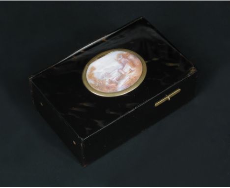 A French singing bird automaton, contained in a tortoiseshell case, key wind (complete with key), the back of the case opens 