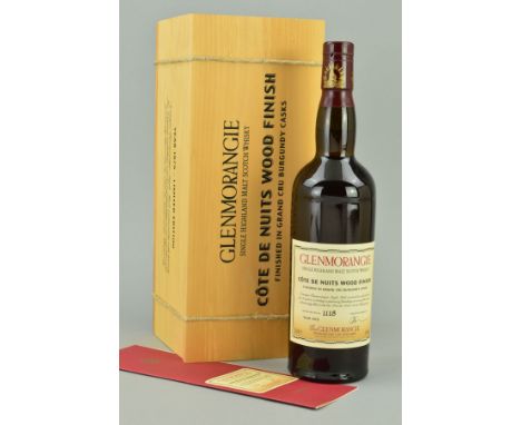 A BOTTLE OF GLENMORANGIE COTE DE NUITS WOOD FINISH 1975 SINGLE HIGHLAND MALT SCOTCH WHISKY, a Limited Edition No.1118, aged i