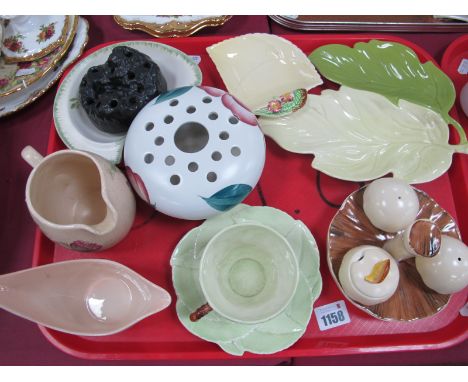 Carlton Ware 'Mushroom' Cruet, other Carlton Ware leaf dishes, Radford bowls etc:- One Tray