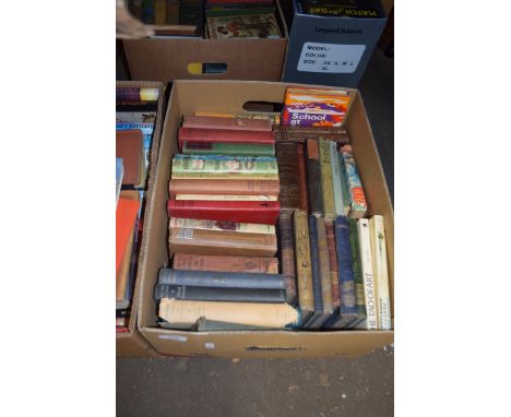 BOX CONTAINING VARIOUS VINTAGE BOOKS