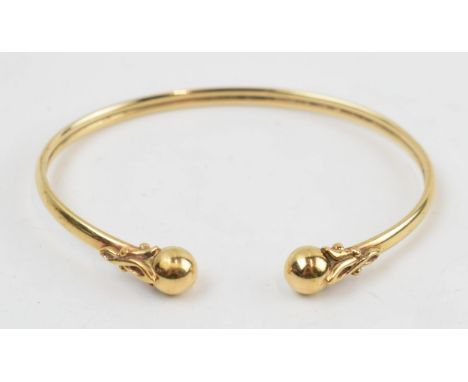 Ladies 9ct gold bangle. Birmingham hallmark. In original box. Weight 6.4g.  In good condition.